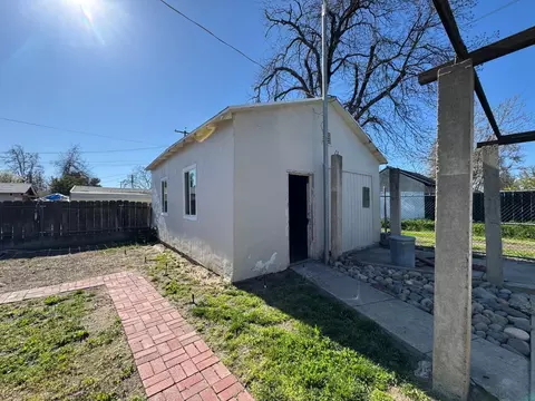 Exterior - 617 Mitchell Ave, Turlock, CA 95380 photo 5 of 7