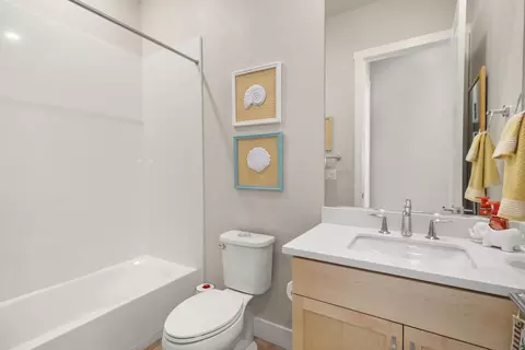 Bath - 4260 Eagle View Way, Folsom, CA 95630 photo 4 of 5