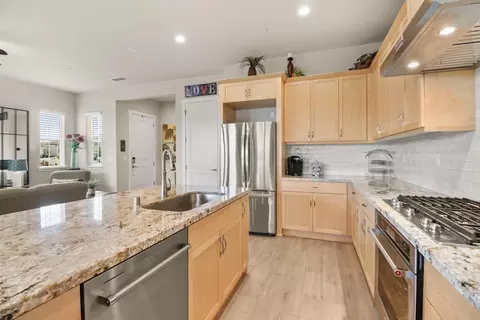Kitchen - 4260 Eagle View Way, Folsom, CA 95630 photo 3 of 5