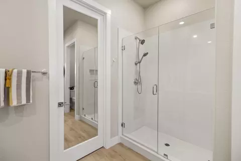 Bath - 4260 Eagle View Way, Folsom, CA 95630 photo 2 of 5