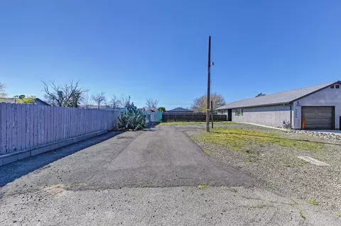 Exterior - 4350 Ardmore Ave, Olivehurst, CA 95961 photo 7 of 14
