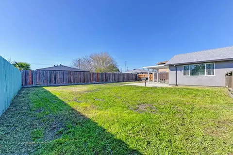 Exterior - 4350 Ardmore Ave, Olivehurst, CA 95961 photo 13 of 14