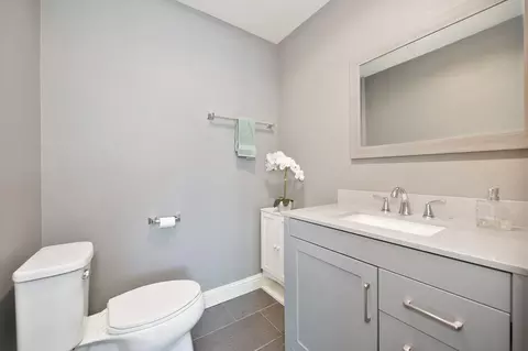 Bath - 4350 Ardmore Ave, Olivehurst, CA 95961 photo 1 of 2