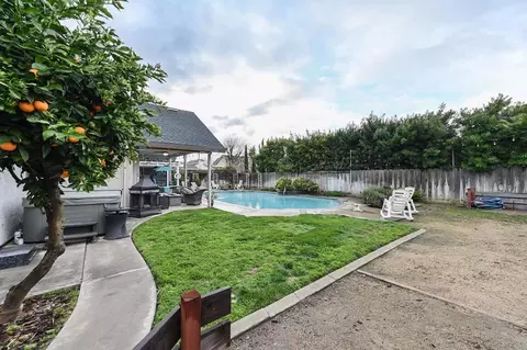 Exterior - 1906 Peacock Dr, Turlock, CA 95382 photo 22 of 24