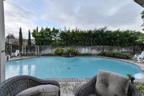 Exterior - 1906 Peacock Dr, Turlock, CA 95382 photo 6 of 24