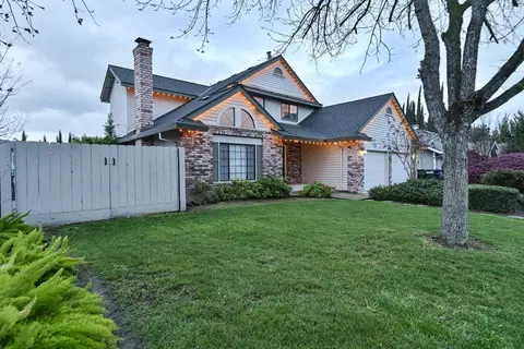 Exterior - 1906 Peacock Dr, Turlock, CA 95382 photo 5 of 24