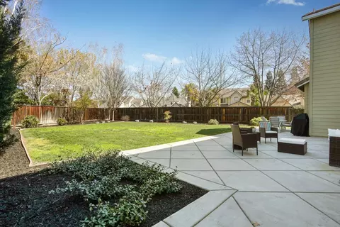 Exterior - 1033 Bear Pl, Tracy, CA 95304 photo 5 of 12
