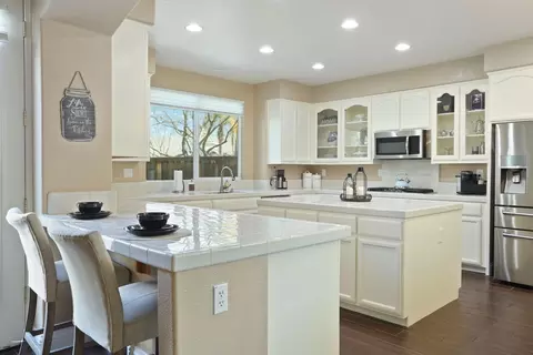Kitchen - 1033 Bear Pl, Tracy, CA 95304 photo 2 of 4