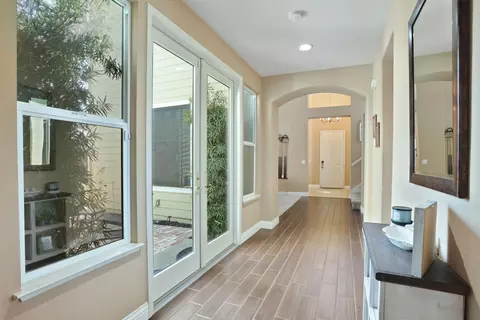 Entry Way - 1033 Bear Pl, Tracy, CA 95304 photo 4 of 8
