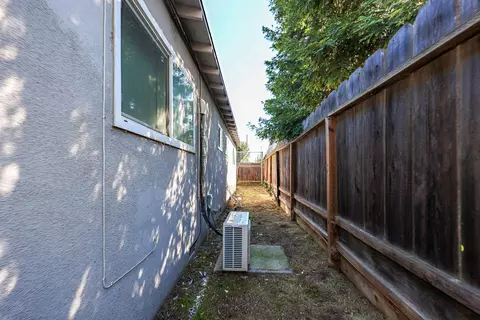 816 Brighton Ave, Modesto, CA 95355 photo 16