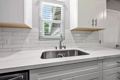 5060 Kahn St, Carmichael, CA 95608 photo 7