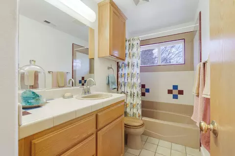 Bath - 2203 Bryce Ln, Davis, CA 95616 photo 1 of 6