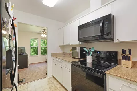 Kitchen - 2400 Eilers Ln #1406, Lodi, CA 95242 photo 1 of 3