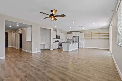 2085 Saffron Dr, Manteca, CA 95337 photo 8