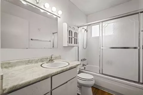 Bath - 3331 Taylor Rd, Loomis, CA 95650 photo 2 of 4