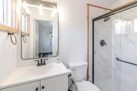 Bath - 3331 Taylor Rd, Loomis, CA 95650 photo 4 of 4