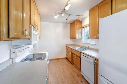 Kitchen - 3331 Taylor Rd, Loomis, CA 95650 photo 4 of 6