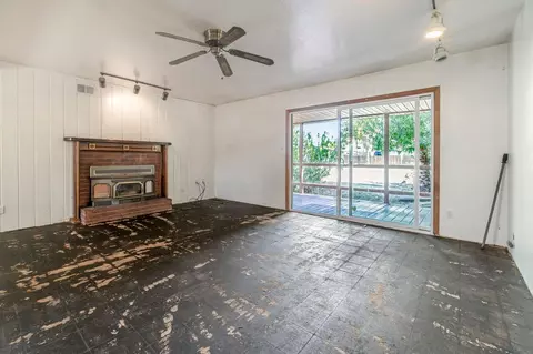 Living - 3331 Taylor Rd, Loomis, CA 95650 photo 3 of 9