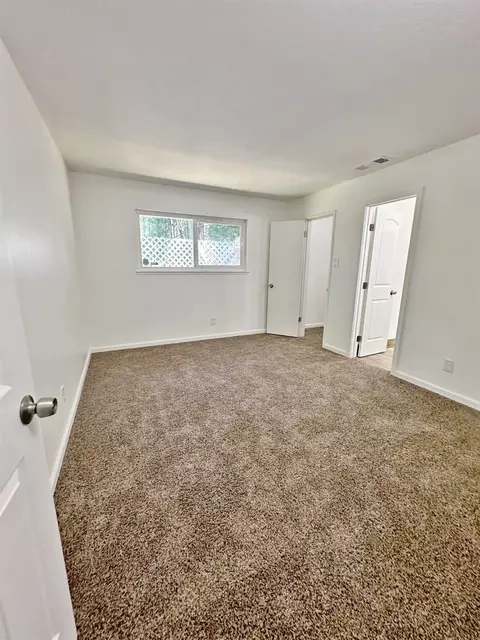 Bedroom - 6955 Ridgeway Dr, Pollock Pines, CA 95726 photo 2 of 3