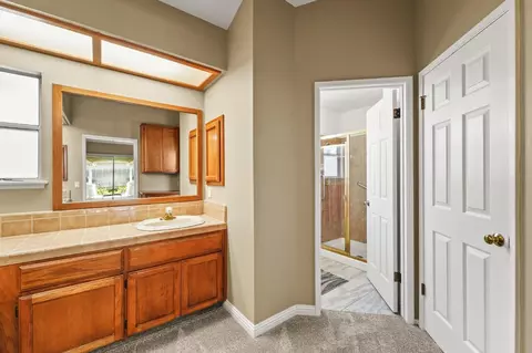 Bath - 2708 Nora Ln, Modesto, CA 95355 photo 2 of 4