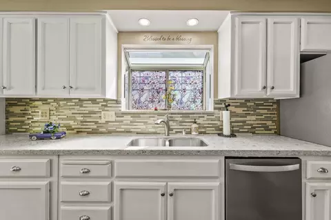 Kitchen - 2708 Nora Ln, Modesto, CA 95355 photo 4 of 5