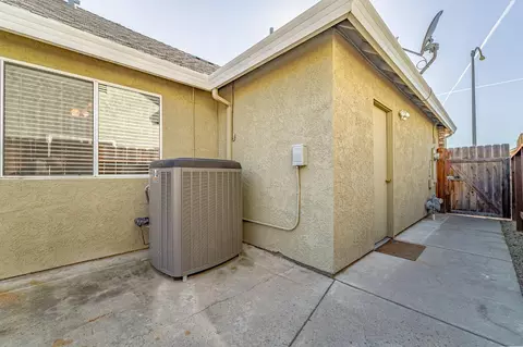 Exterior - 2708 Nora Ln, Modesto, CA 95355 photo 12 of 14