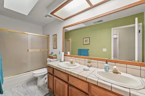 Bath - 2708 Nora Ln, Modesto, CA 95355 photo 4 of 4