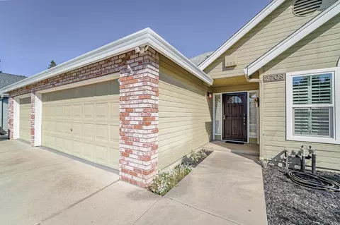 Exterior - 2708 Nora Ln, Modesto, CA 95355 photo 4 of 14