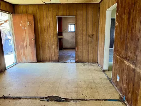 Living - 607 Kerr Ave, Modesto, CA 95354 photo 4 of 4