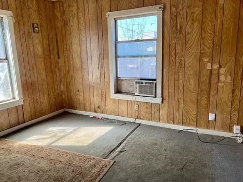 Living - 607 Kerr Ave, Modesto, CA 95354 photo 3 of 4
