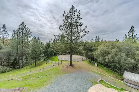 13901 Chestnut Ln, Sutter Creek, CA 95685 photo 2