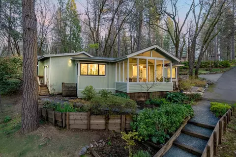 16277 Bush Rd, Nevada City, CA 95959