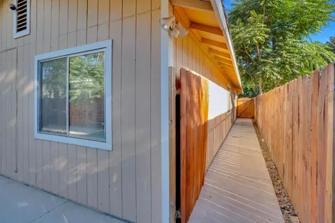 Entry Way - 405 J St, Modesto, CA 95351 photo 3 of 3