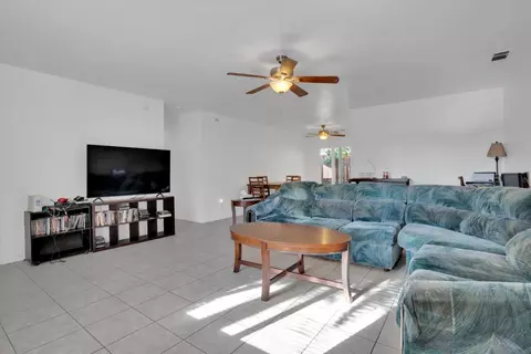 Living - 405 J St, Modesto, CA 95351 photo 1 of 2