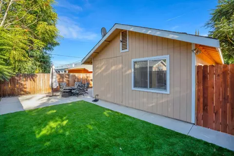 Exterior - 405 J St, Modesto, CA 95351 photo 5 of 6