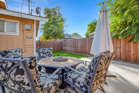 Exterior - 405 J St, Modesto, CA 95351 photo 3 of 6