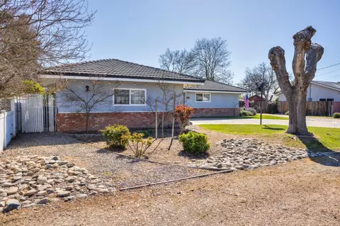 Exterior - 2106 Brier Rd, Turlock, CA 95380 photo 3 of 11