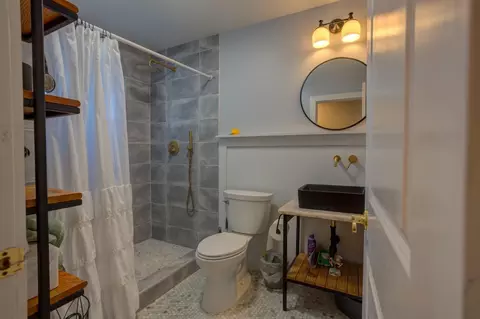 Bath - 2106 Brier Rd, Turlock, CA 95380 photo 3 of 3