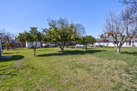 Exterior - 2106 Brier Rd, Turlock, CA 95380 photo 8 of 11