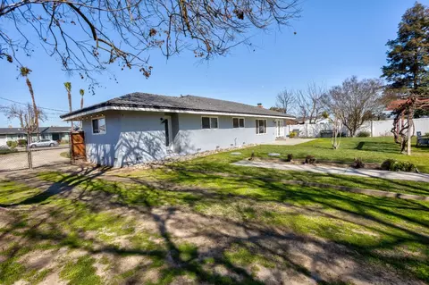 Exterior - 2106 Brier Rd, Turlock, CA 95380 photo 5 of 11
