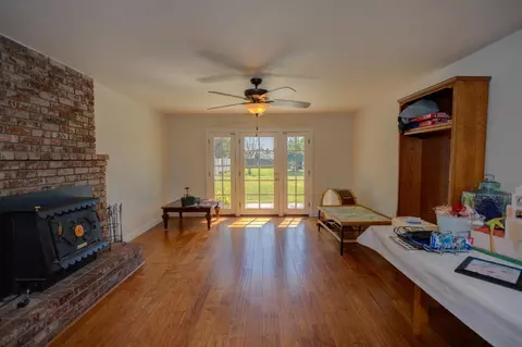 Living - 2106 Brier Rd, Turlock, CA 95380 photo 2 of 4