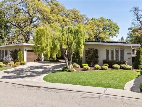 7222 Parkwoods Dr, Stockton, CA 95207