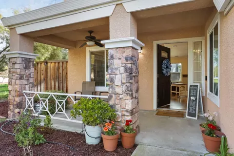 Exterior - 1060 Rainier Ct, Tracy, CA 95376 photo 6 of 11