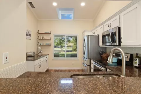 Kitchen - 1060 Rainier Ct, Tracy, CA 95376 photo 4 of 5