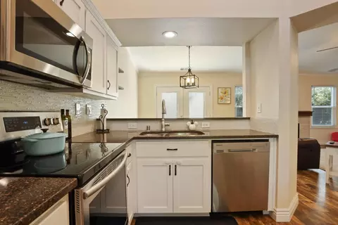 Kitchen - 1060 Rainier Ct, Tracy, CA 95376 photo 3 of 5