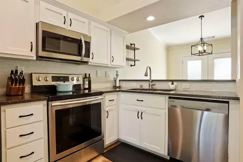 Kitchen - 1060 Rainier Ct, Tracy, CA 95376 photo 5 of 5