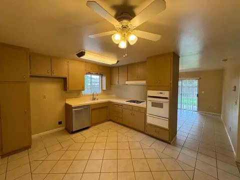 Kitchen - 3320 Ocotillo Way, Modesto, CA 95355 photo 2 of 2