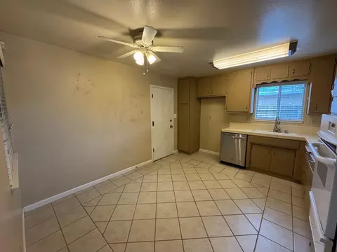 Kitchen - 3320 Ocotillo Way, Modesto, CA 95355 photo 1 of 2