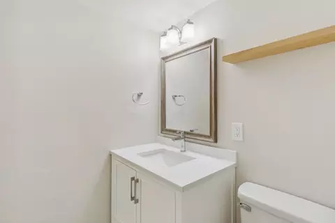 Bath - 6023 Via Casitas, Carmichael, CA 95608 photo 1 of 6