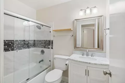 Bath - 6023 Via Casitas, Carmichael, CA 95608 photo 5 of 6